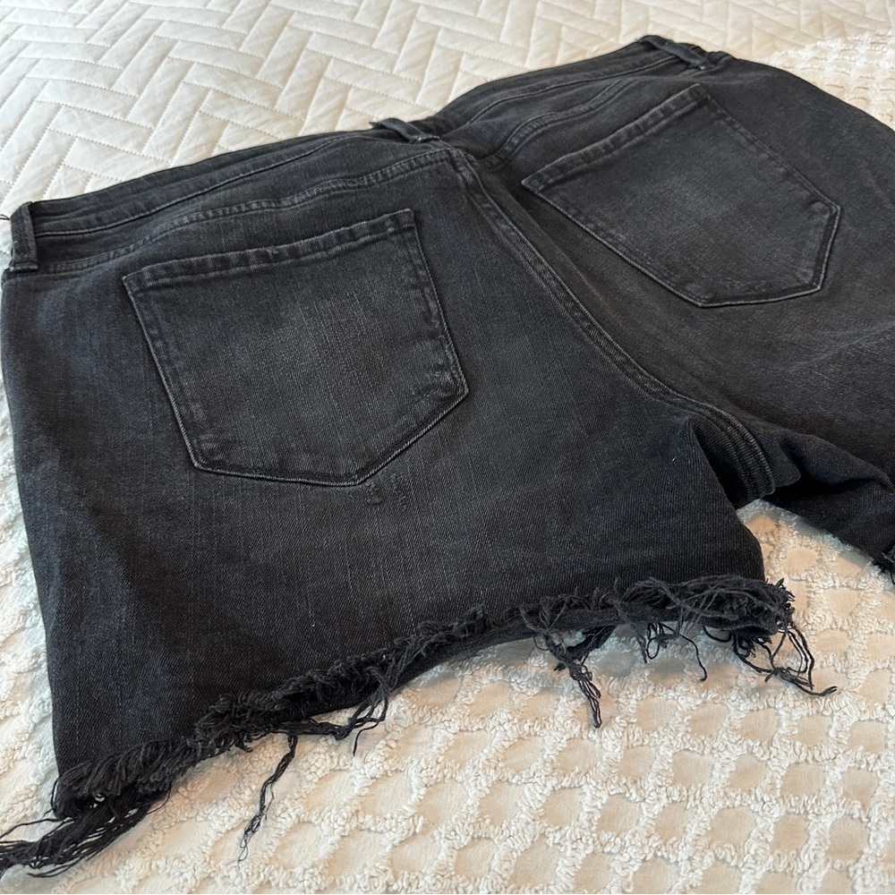 Arizona Jean Co High Rise Black Distressed Denim Shorts Raw Hem Festival 17 - Picture 7 of 11
